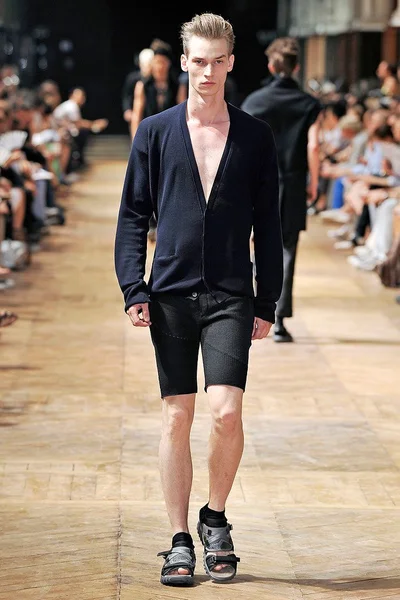 Look 9